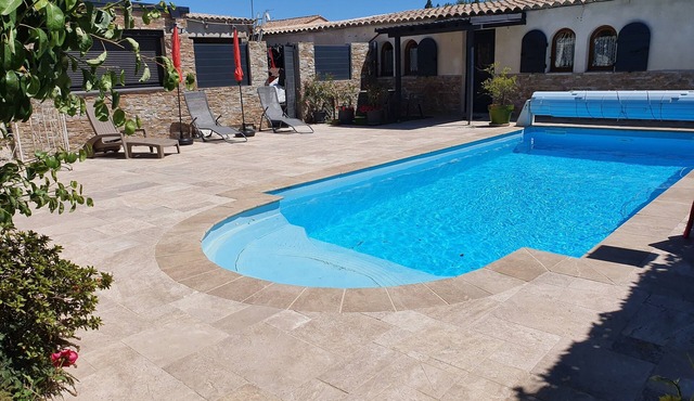 1 double bed 140 - 1 sofa bed for 2 - furnished, fully equipped - 5 mins Perpignan