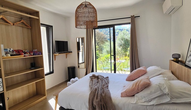 1 Double Room 2 pers, Residence Casa Pian d'Olmo/Double Room - A Leccia