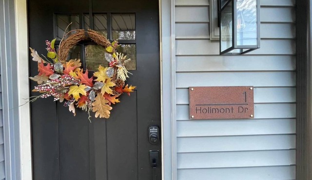 #1 EVL Creekview Townhome SKI BIKE GOLF & Hot Tub