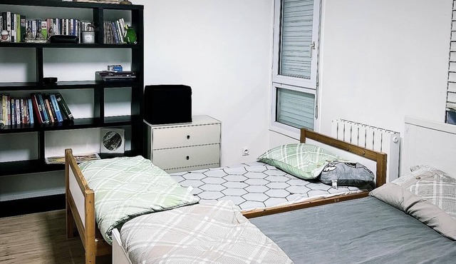 1 Familly Bedroom in Noisy-le-Grand 20' to Paris & Disneyland. Pet Friendly!