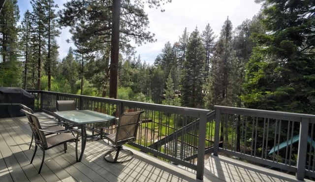 1 Family Paradise, Den, Playground, Space