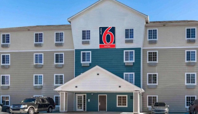 1 Full Bed | Non-Smoking, Kitchen