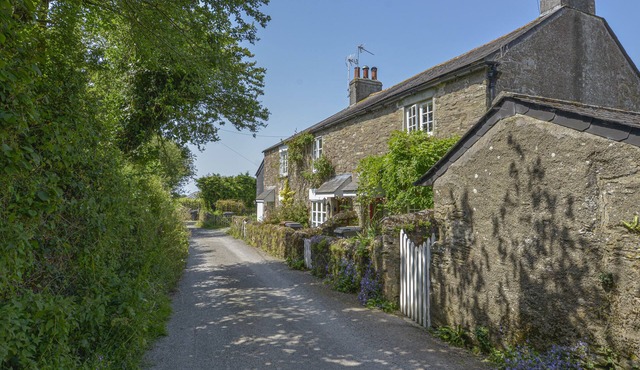 1 GABBERWELL COTTAGES, pet friendly in Kingston, Kingsbridge