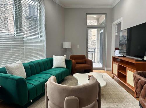 1 Garage Parking Pool Table Up To 1Gb Wifi Speed