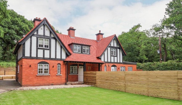 1 Golf Links Cottages