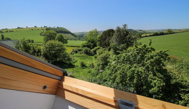 1 HETFIELD COTTAGES, pet friendly in Bishop's Castle