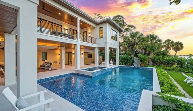 #1 Home on Lido Key - Steps to Beach & St. Armands