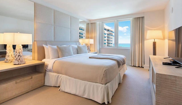 1 Hotel & Homes. Direct ocean, beach and pool view. In South Beach. Miami Beach