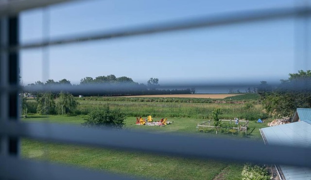 1 kilometer from Rondeau Provincial Park, 10 min. walk to sandy beach.