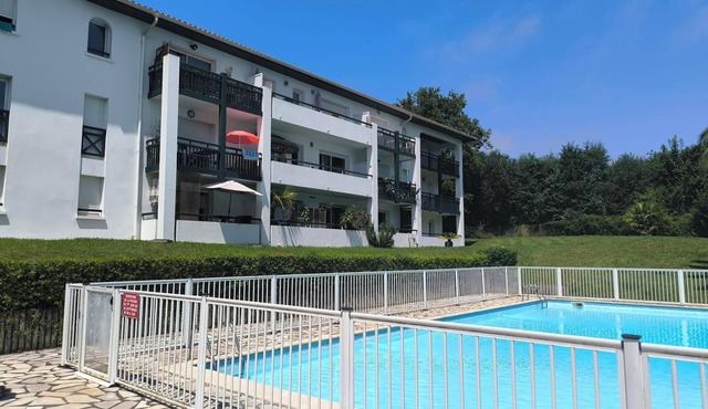 1 km from the sea, quiet apartment with view of the countryside, on second floor