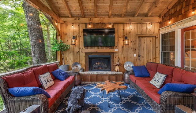 1 Level, 3 Master BRs, 4 BA, Covered Porch!