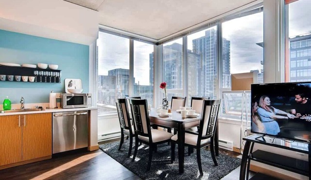 #1 Location/2BR/Across From Space Needle!-VR1