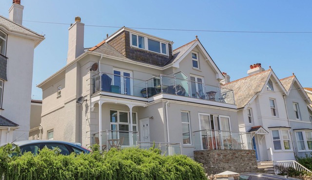 1 LYNDHURST in Salcombe