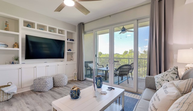 1 Mi to Beach: Coastal-Zen Ruskin Retreat!