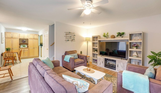 1 Mi to Beach: Condo w/Bicycles in Spring Lake!