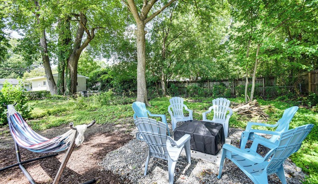 1 Mi to Beach: Home w/Patio & Grill in Hampton!