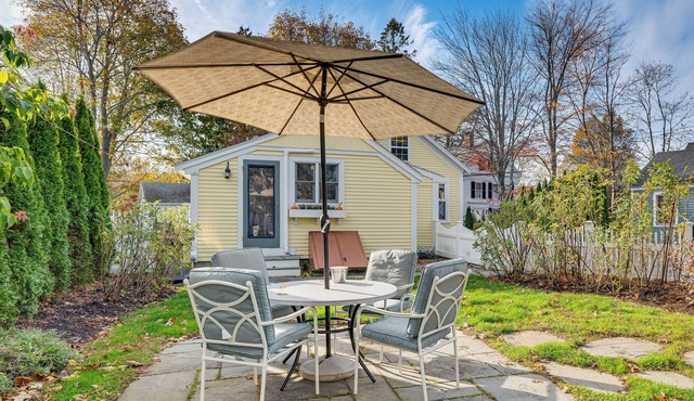 < 1 Mi to Beach! Kennebunk Cottage w/Yard