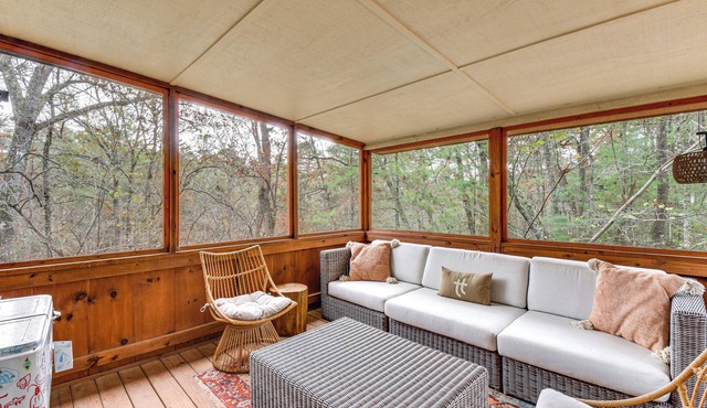 1 Mi to Beach: Lake Rabun Home w/Carriage House