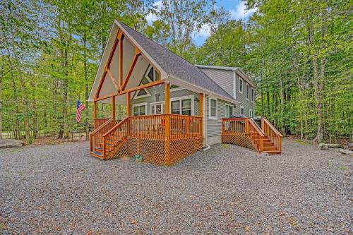 1 Mi to Beach Pocono Lake Chalet with Decks