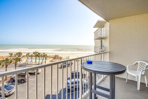 1 Mi to Boardwalk Oceanfront Daytona Beach Condo
