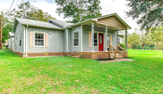 < 1 Mi to Boat Ramp: Lake Livingston Retreat!