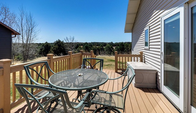 < 1 Mi to Calamus Lake! Group Adventure Base