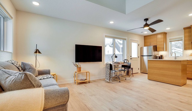 < 1 Mi to Carleton College: WFH-Friendly Apartment