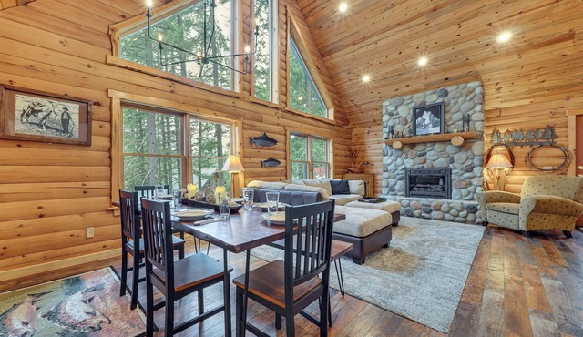 1 Mi to Cle Elum Lake! Family Cabin w/Game Room