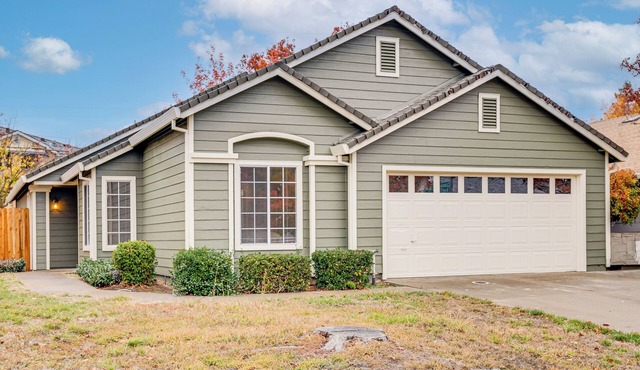 1 Mi to College & Park: Peaceful Sacramento Home