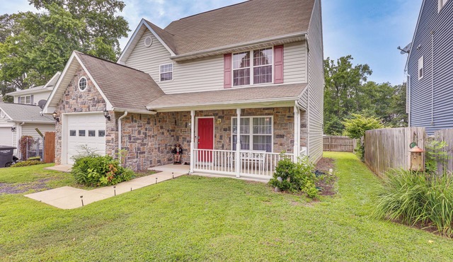 1 Mi to Colonial Beach Boardwalk! Cozy Family Home