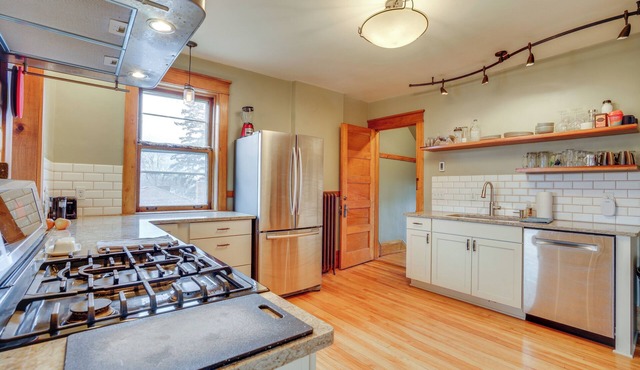 1 Mi to Como Park: WFH-Friendly Saint Paul Duplex!