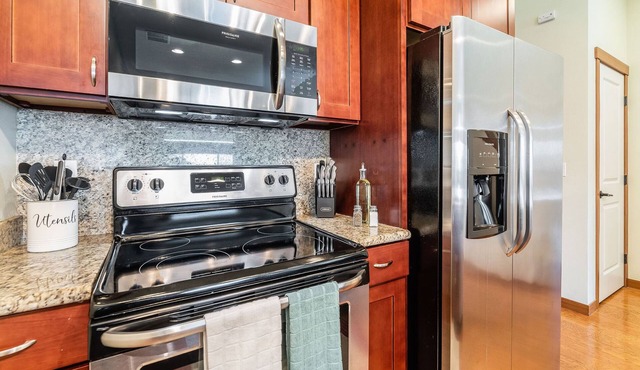 <1 mi to Dome | 3BD 2.5BA | Townhouse | Garage -24