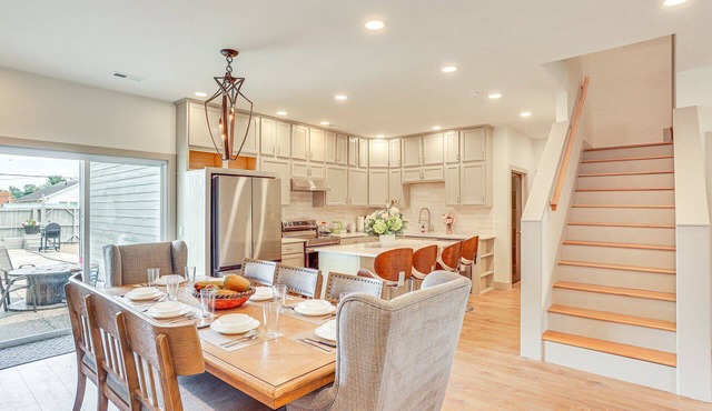 1 Mi to Downtown New Albany Home