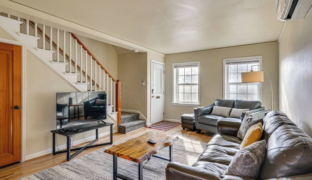 1 Mi to Downtown Pueblo! Cat-Friendly Condo
