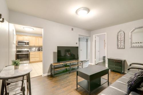 1 Mi to Dtwn and UGA Condo with Pool in Athens!