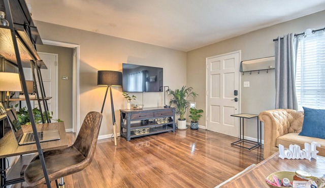1 Mi to Dtwn Burbank: Mod Gem w/Private Yard