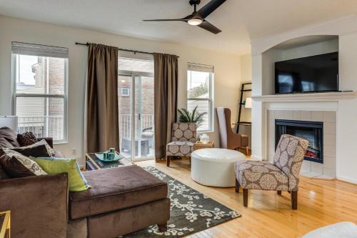 1 Mi to Dtwn Cincinnati Spacious Townhome with Deck
