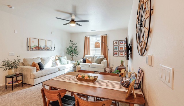 1 Mi to Dtwn Flagstaff: Condo w/2 Balconies!