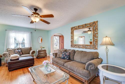 < 1 Mi to Dtwn Franklin: Charming Home w/Sunroom!