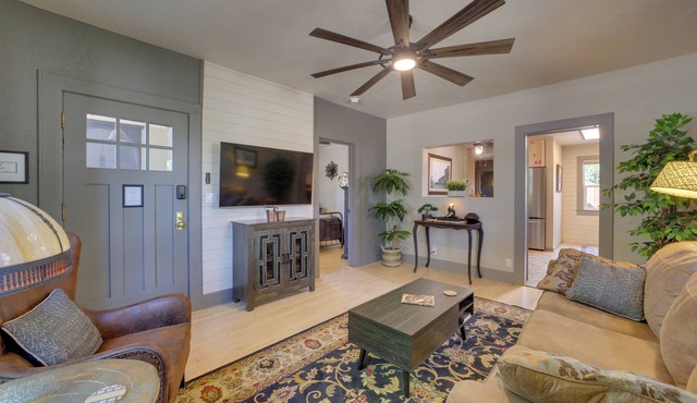 < 1 Mi to Dtwn: Home w/Deck in Clarkdale!