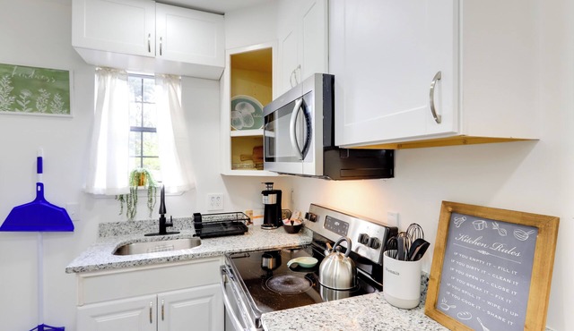 1 Mi to Dtwn Macon: Cozy Home w/Fenced Yard