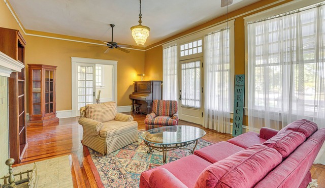 1 Mi to Dtwn Meridian: Historic Home w/Porch!