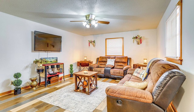 1 Mi to Dtwn Mountain View: Home w/Deck