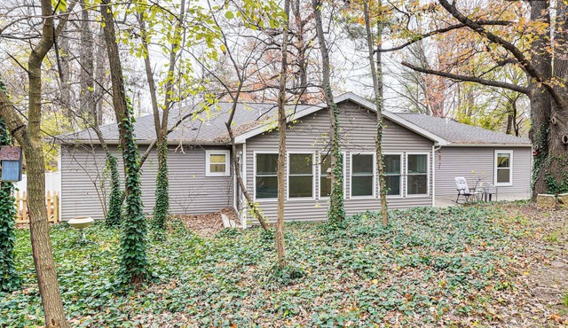 1 Mi to Dtwn Newburgh: Quiet Home w/Yard!
