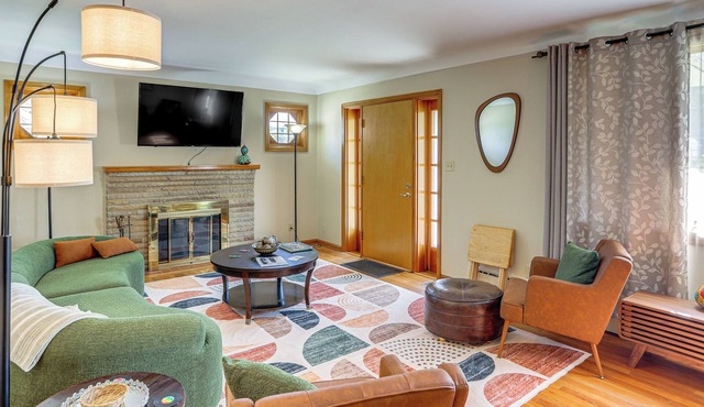 < 1 Mi to Dtwn Tiffin: Home w/Outdoor Space!