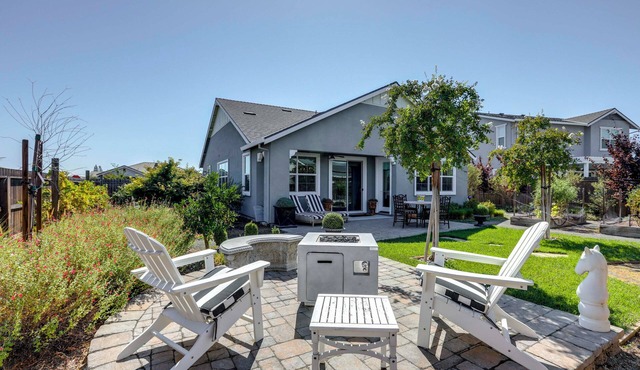 1 Mi to Dtwn Winters: Home w/Fire Pit & Patio!