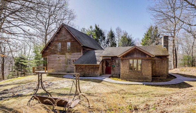 1 Mi to Foxwoods Casino: Couple's Retreat w/Patio