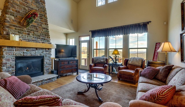 1 Mi to Granby Ranch: Mtn Home w/Deck