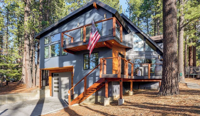 1 Mi to Heavenly Ski Resort: Retreat w/Hot Tub