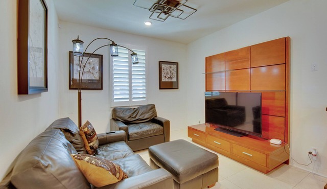 1 Mi to Heritage Lake Park: Duplex w/Patio!
